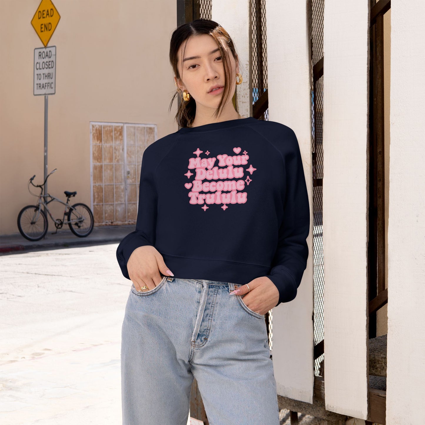 Cropped Fleece Pullover 'Delulu Become Trululu'