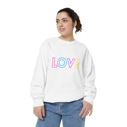 LOVE Sweatshirt - Unisex Garment-Dyed