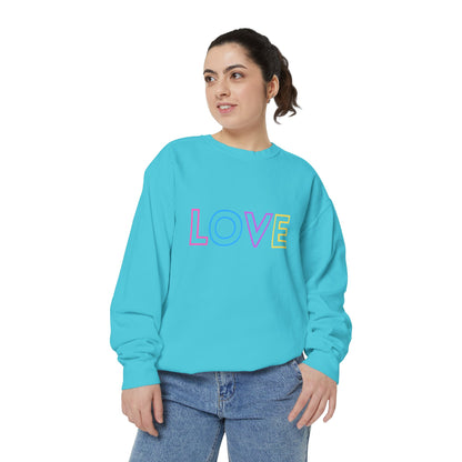 LOVE Sweatshirt - Unisex Garment-Dyed