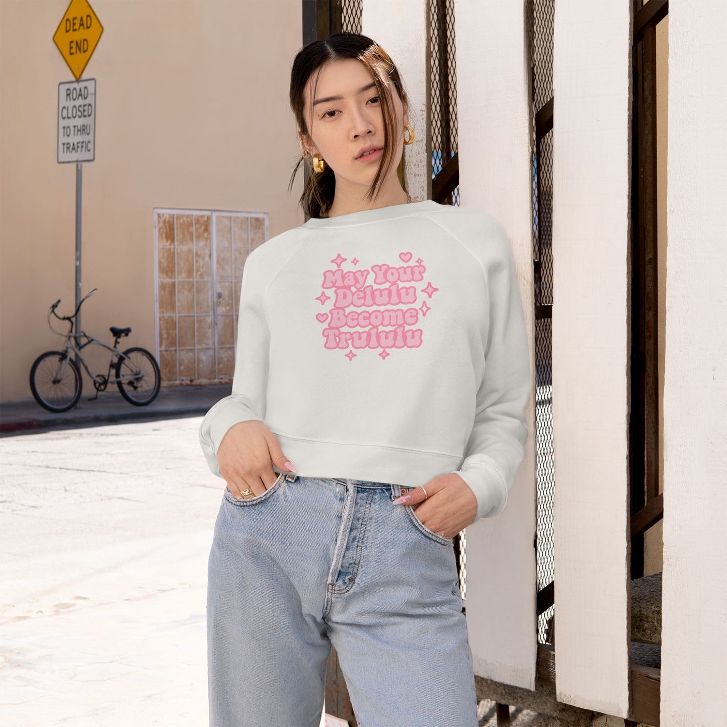 Cropped Fleece Pullover 'Delulu Become Trululu'